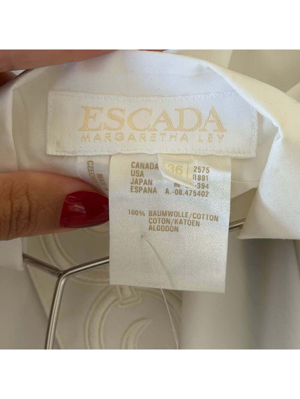 Escada - Picture 8 of 8